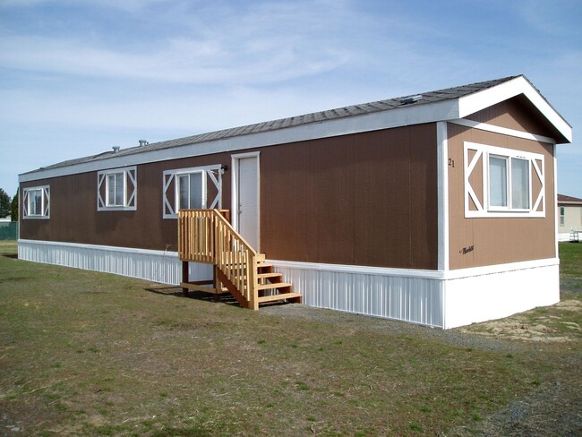 Building Photo - Great 2 Bedroom 1 Bathroom home in North Pointe!