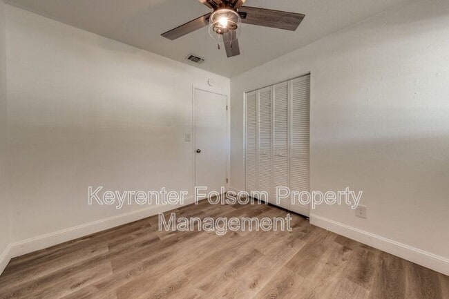 Building Photo - 5800 Deary Way