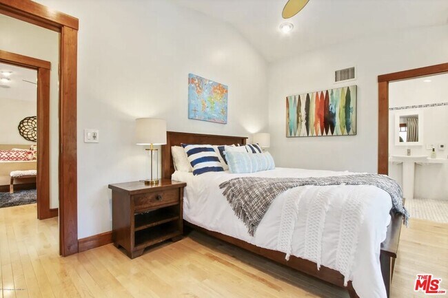 Building Photo - 130 S Arroyo Blvd