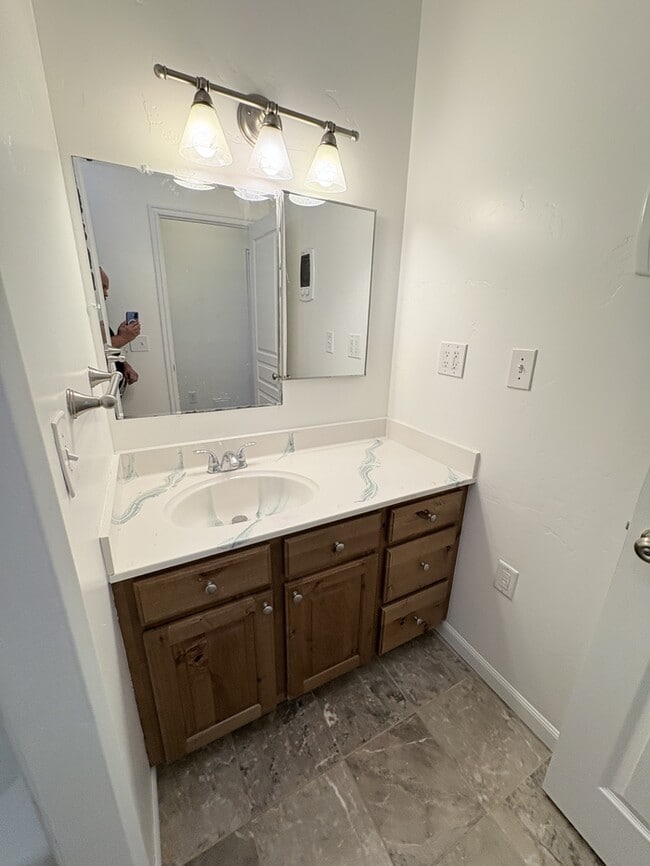 Building Photo - Peppercorn