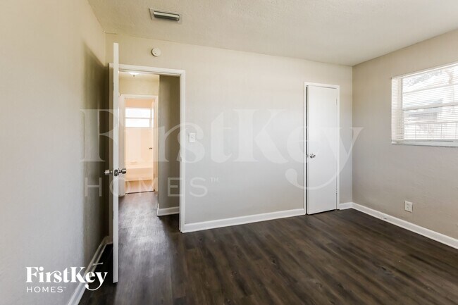 Building Photo - 2330 N 67th Ave