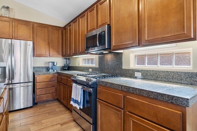 Building Photo - 79699 Carmel Valley Ave