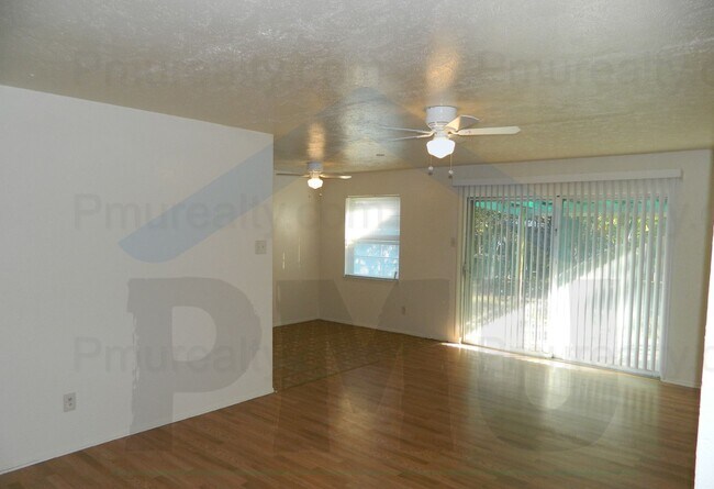 Building Photo - AVAILABLE NOW!!! 3-Bed 2-Bath with 2-car Garage