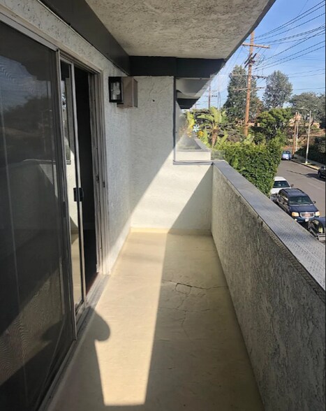 Building Photo - 11285 Charnock Rd