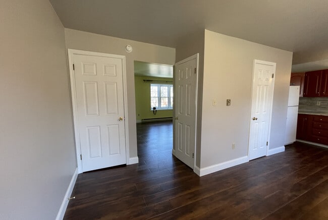 Building Photo - 534 Nicholas Ave