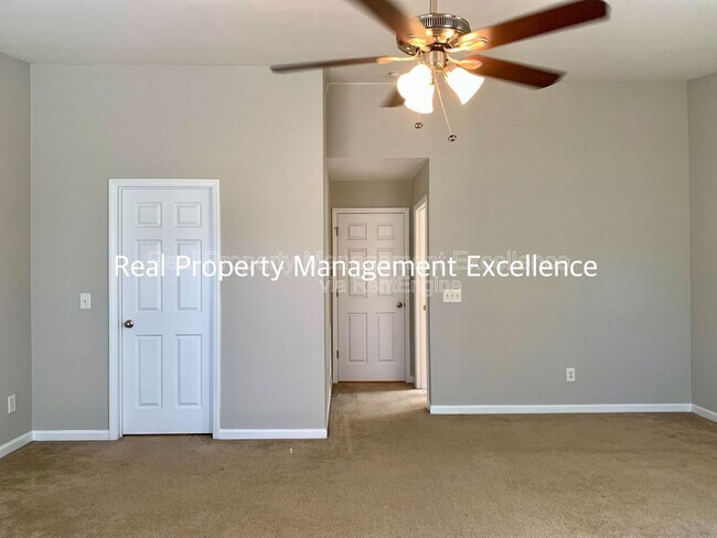 Building Photo - 310 Gilman Ln