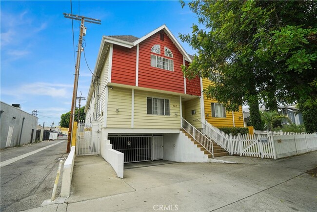 Building Photo - 5217 Satsuma Ave