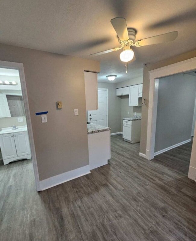 Building Photo - 273 New Hancock St