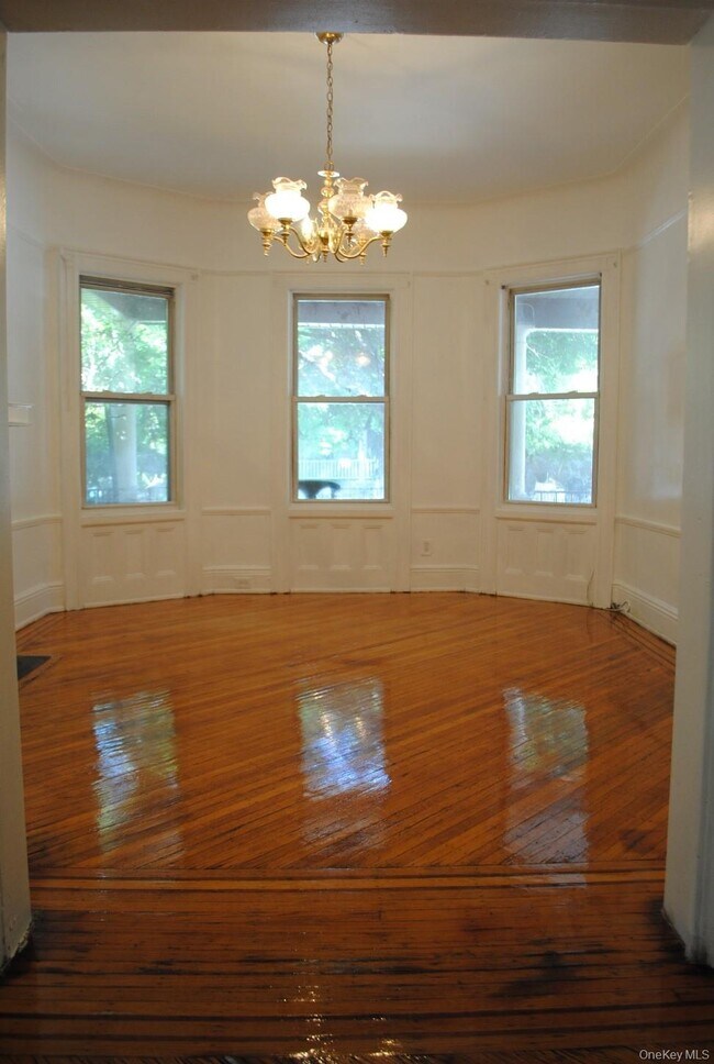 Building Photo - 417 Marlborough Rd
