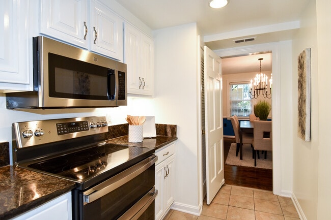 Building Photo - 601 G St SW