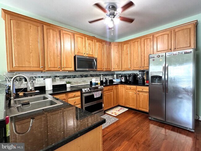 Building Photo - 25593 Creek Run Terrace