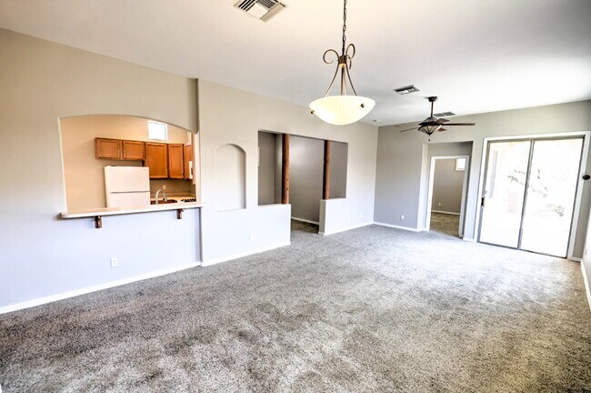 Building Photo - "Charming 2-Bedroom Oasis with Scenic View...