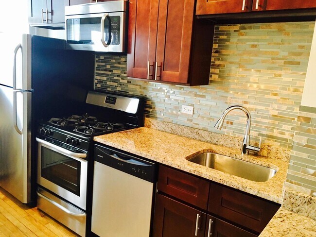 Building Photo - 4823 N Springfield Ave