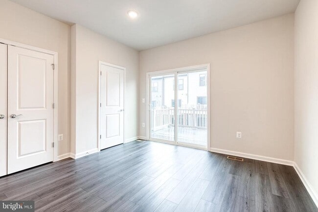 Building Photo - 297 Freshet Ln