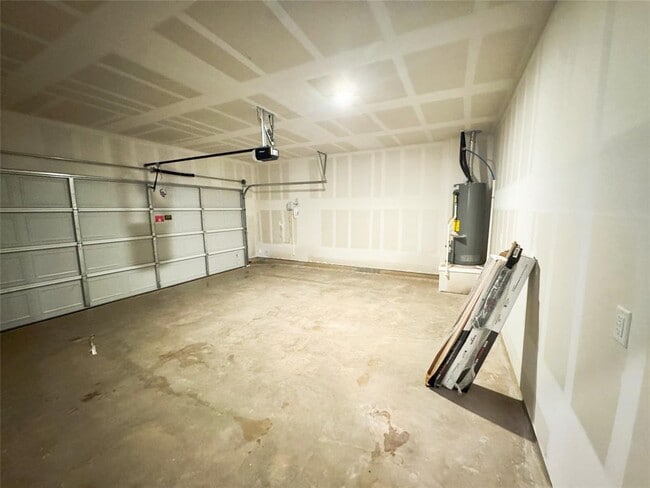 Building Photo - 130 Golden Bell Wy