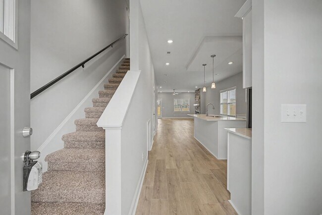 Building Photo - 366 Galway Dr