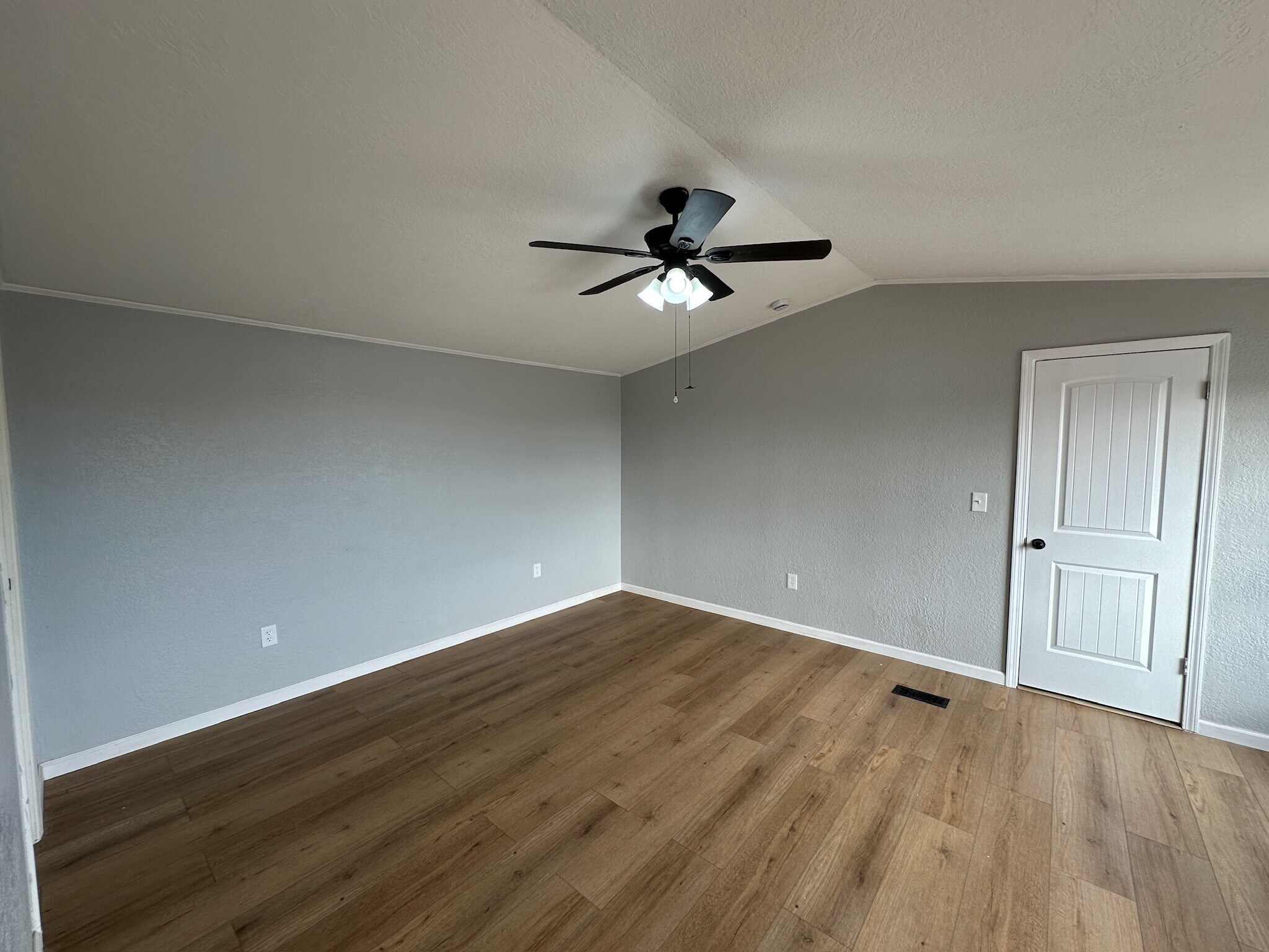 Building Photo - 7301 E County Road 62