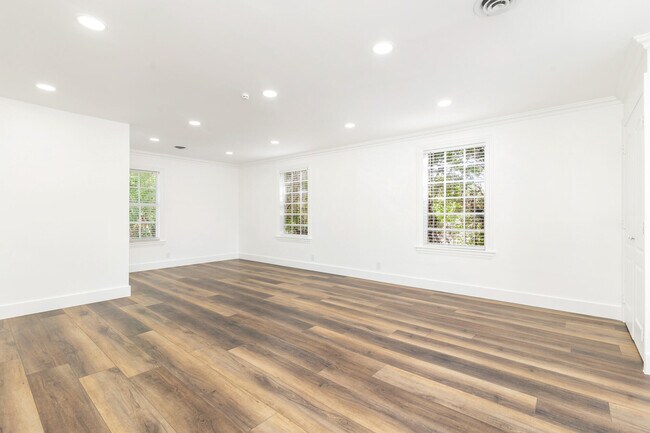 Building Photo - 3517 N Flagler Dr