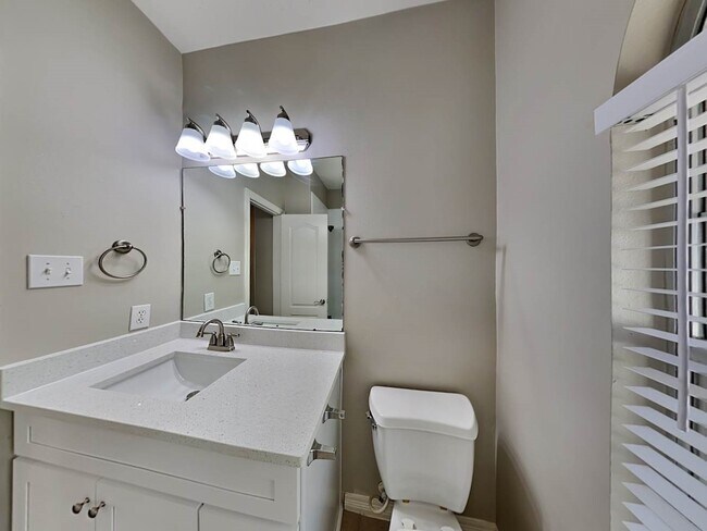 Building Photo - 28919 Hidden Lake Ct