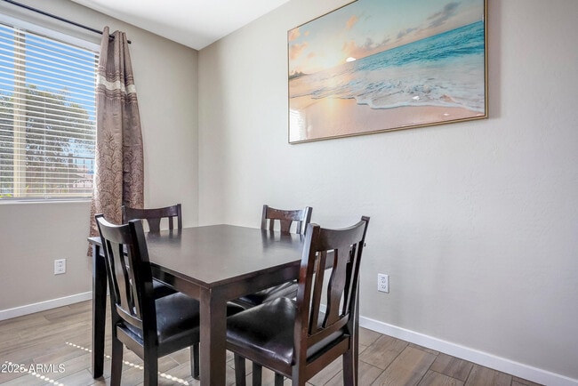 Building Photo - 11049 W Hadley St