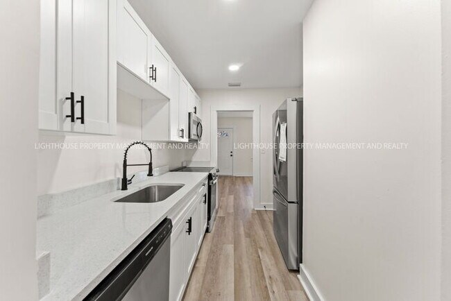 Building Photo - Beautifully Renovated 3-Bedroom Home for Rent!
