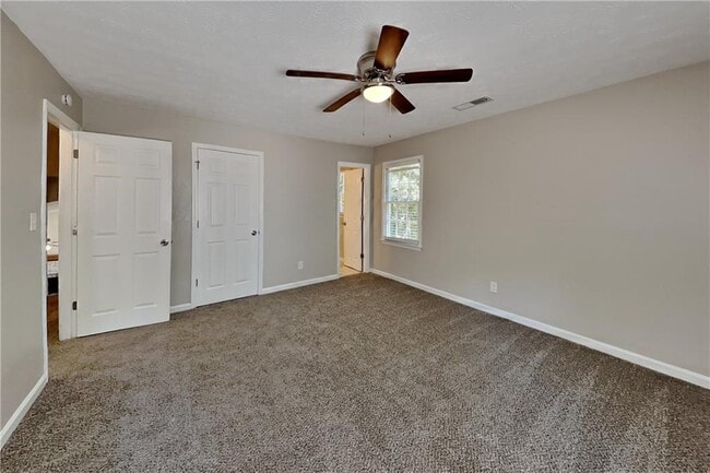 Building Photo - 101 Chantilly Ln