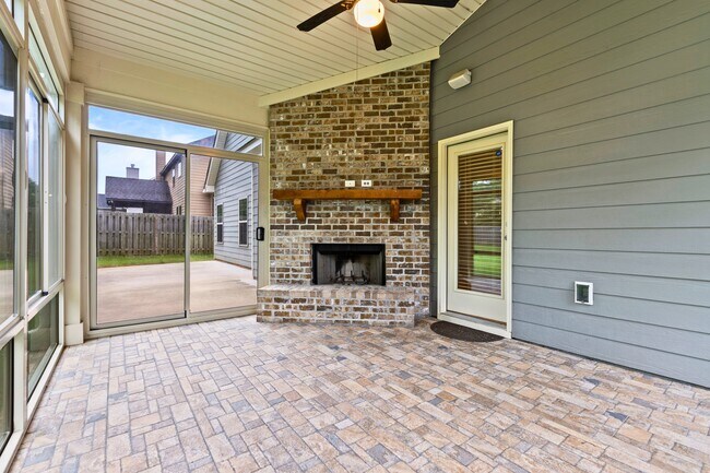 Building Photo - 830 W Richland Cir