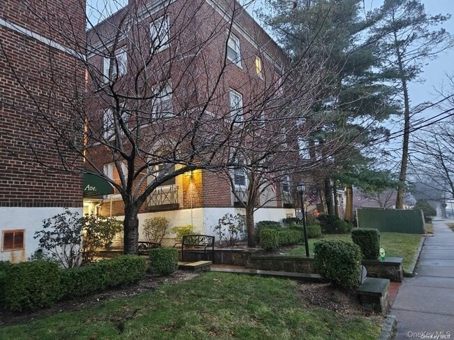 Building Photo - 30 Shipherd Ave