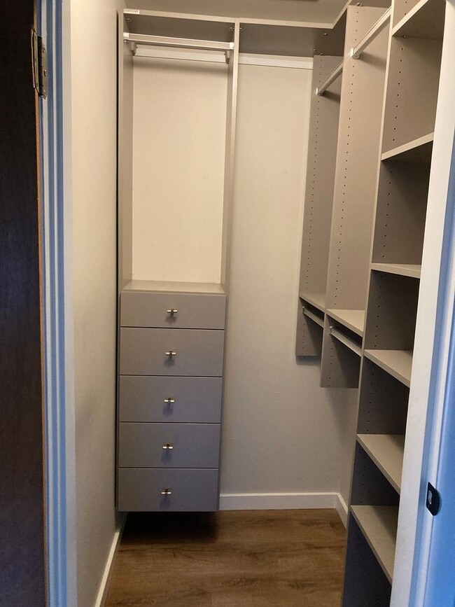 Building Photo - 2606 E Madison St