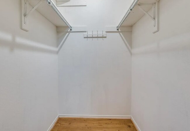 Building Photo - 5916 Gaston Ave