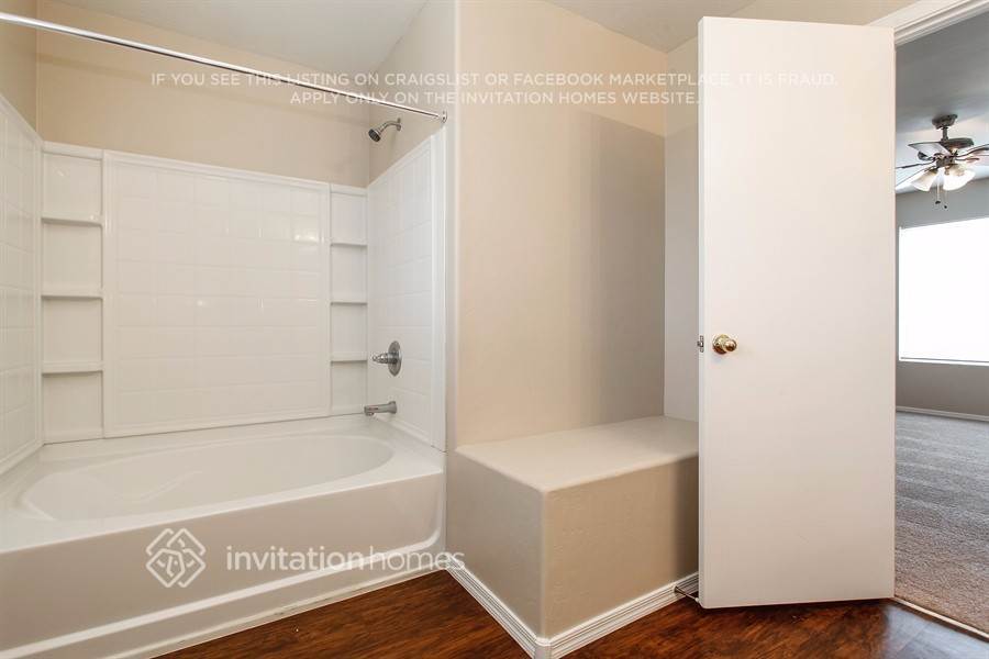 Building Photo - 1216 S 121st Ln