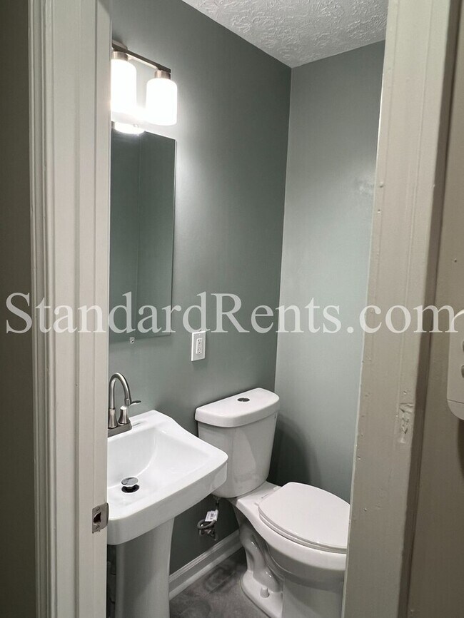 Building Photo - 4072 Plantation Dr