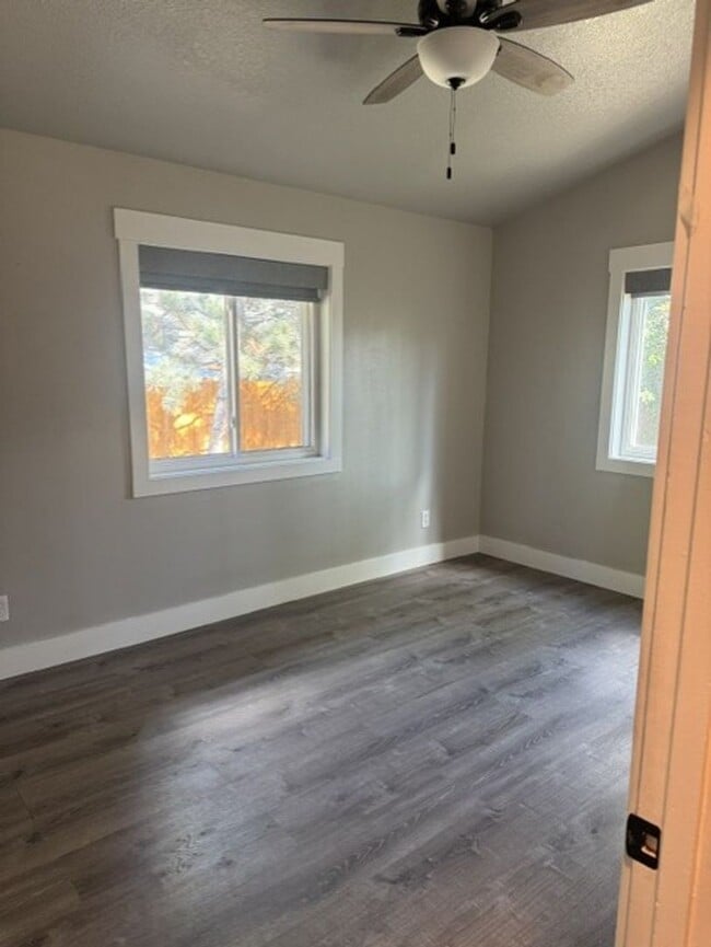 Building Photo - Well-Maintained 3-bedroom, 2-bath home with a 2-car garage