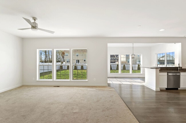 Building Photo - 30 Jeanette Ct