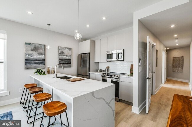 Building Photo - 1533 Ridge Ave