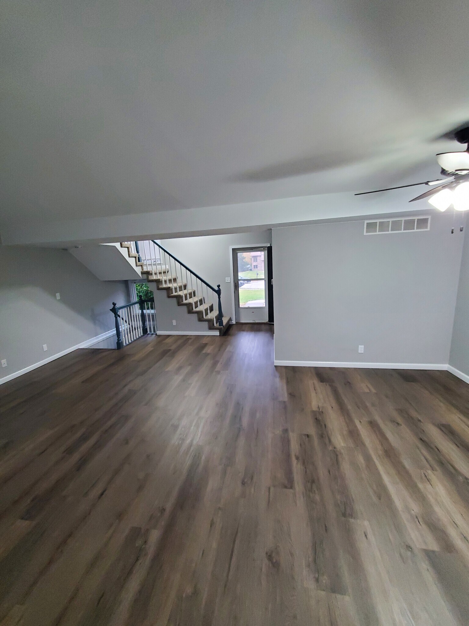 Building Photo - 12 Pebble Ct