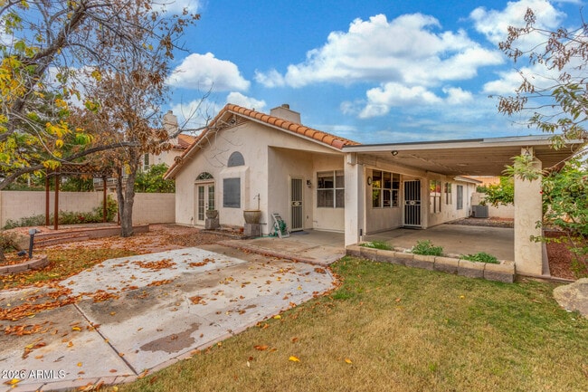 Building Photo - 1629 S Ash Dr