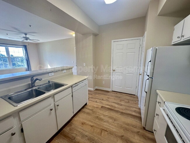 Building Photo - 12764 Ironstone Way