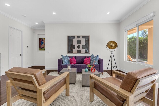 Building Photo - 35 Calle La Reina