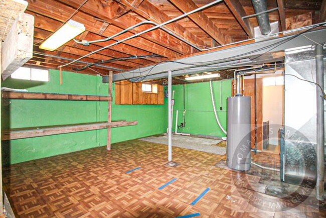 Building Photo - 3 Bedroom / 1 Bath Home Minutes from Hartm...