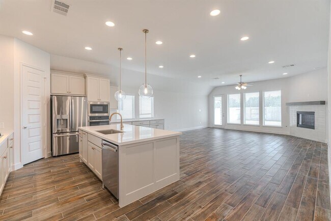 Building Photo - 15835 Wild Rose Bnd Dr