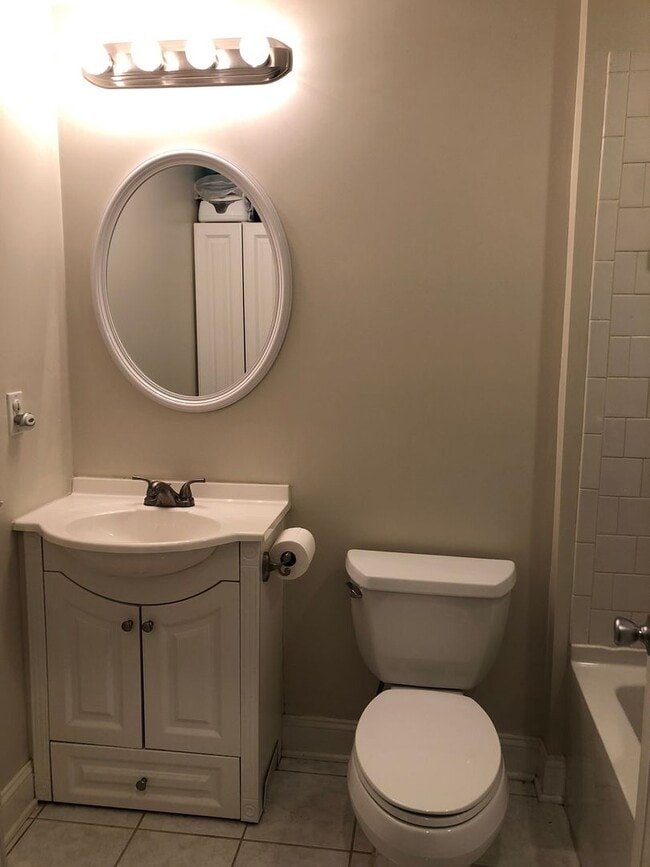 Building Photo - Modern Large and spacious house available in Locus Point