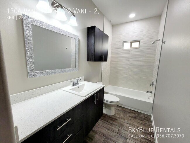 Building Photo - 1304 Vani Dr