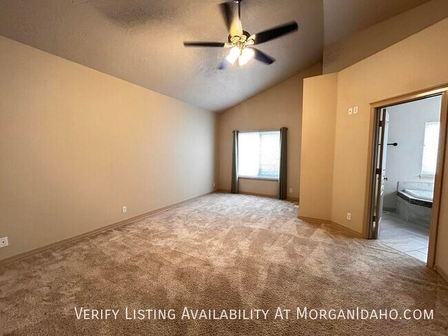 Building Photo - 2330 W Trestle Dr