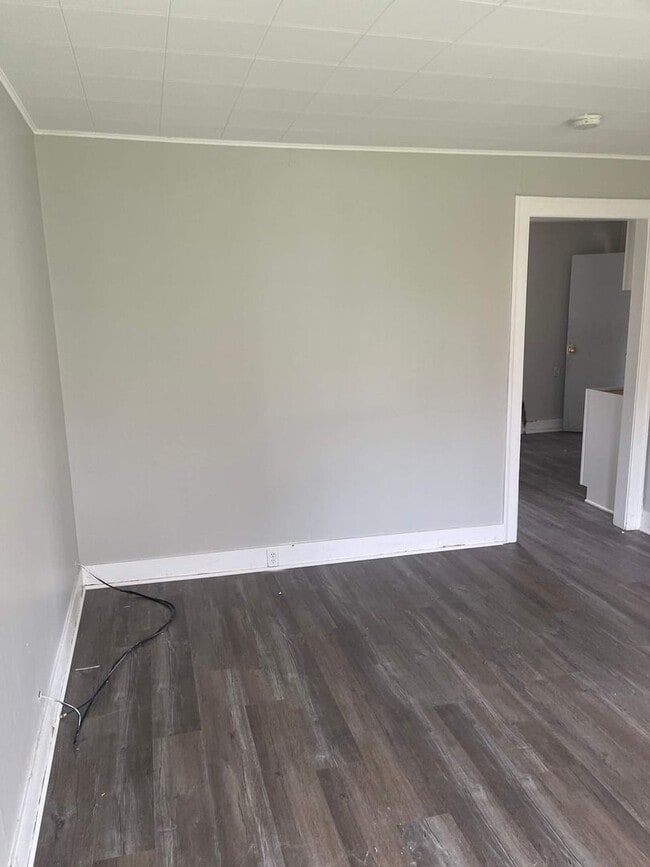 Building Photo - 2 bedroom House for Rent