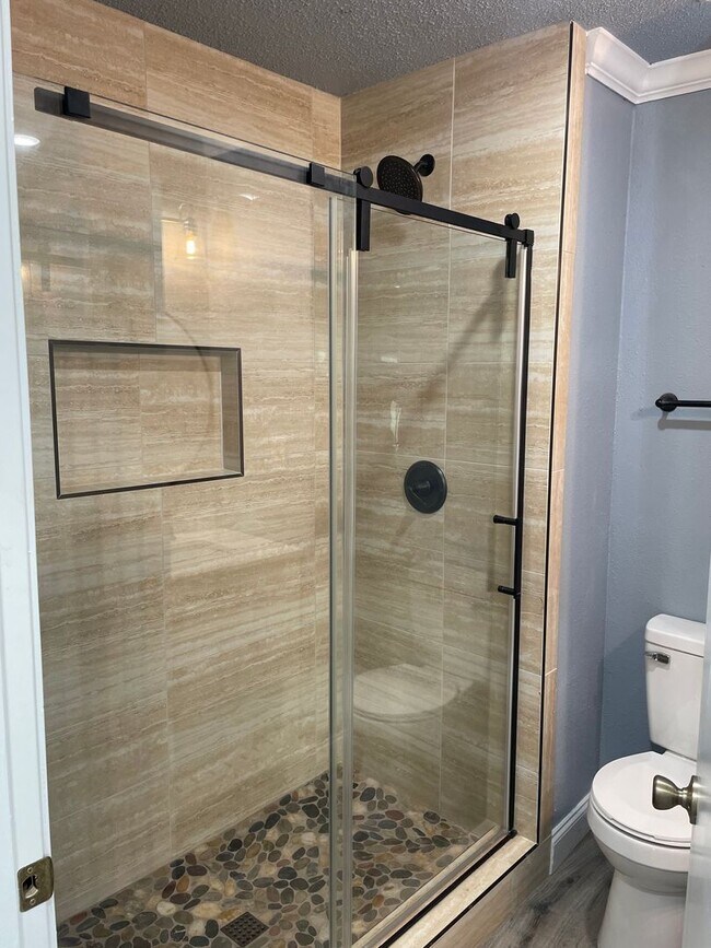 Building Photo - 229 Travis Ln