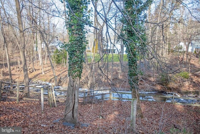 Building Photo - 92 Overbrook Dr