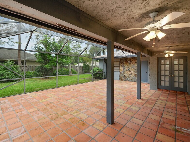 Building Photo - 13640 Jonquil Pl