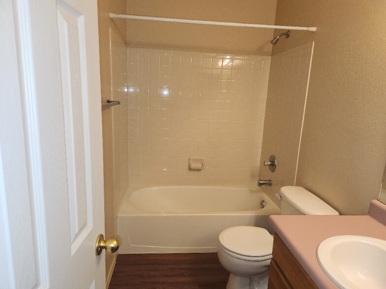Building Photo - 2647 Bannister Ct