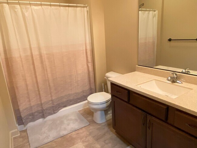 Building Photo - 2715 Bobcat Dr
